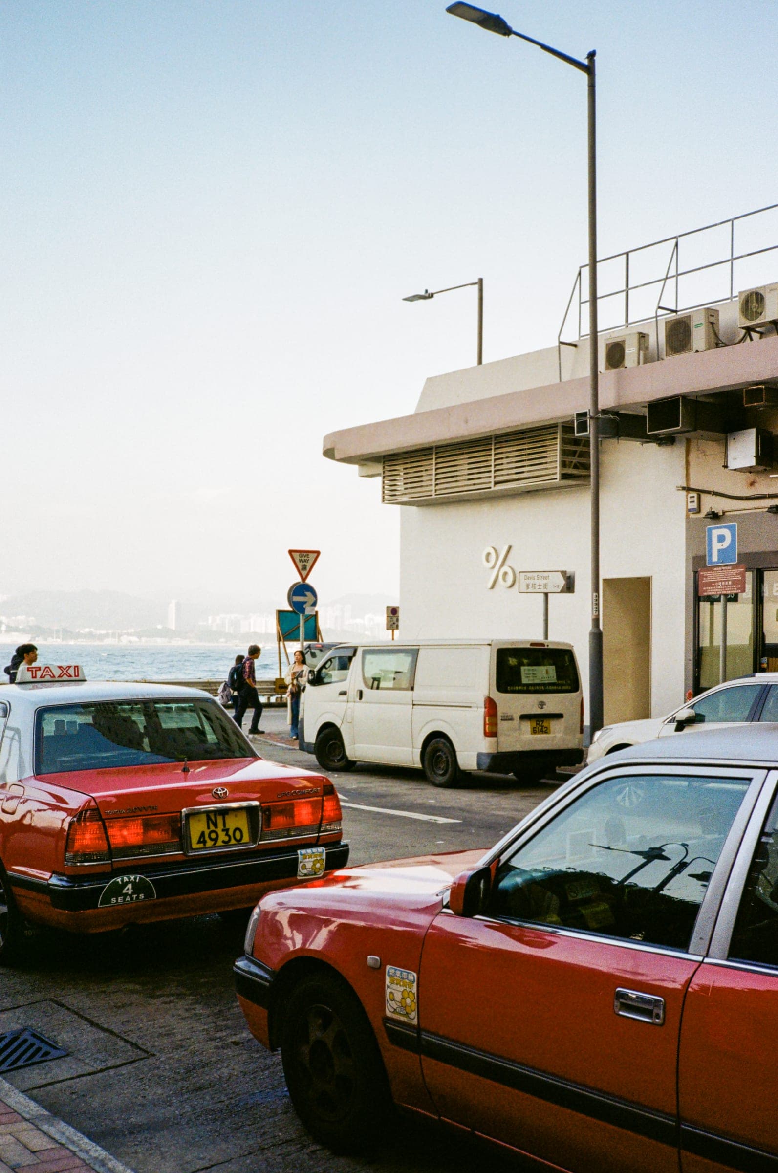 中国香港 · 2024年 · Kodak Gold 200，Lan Wang 摄