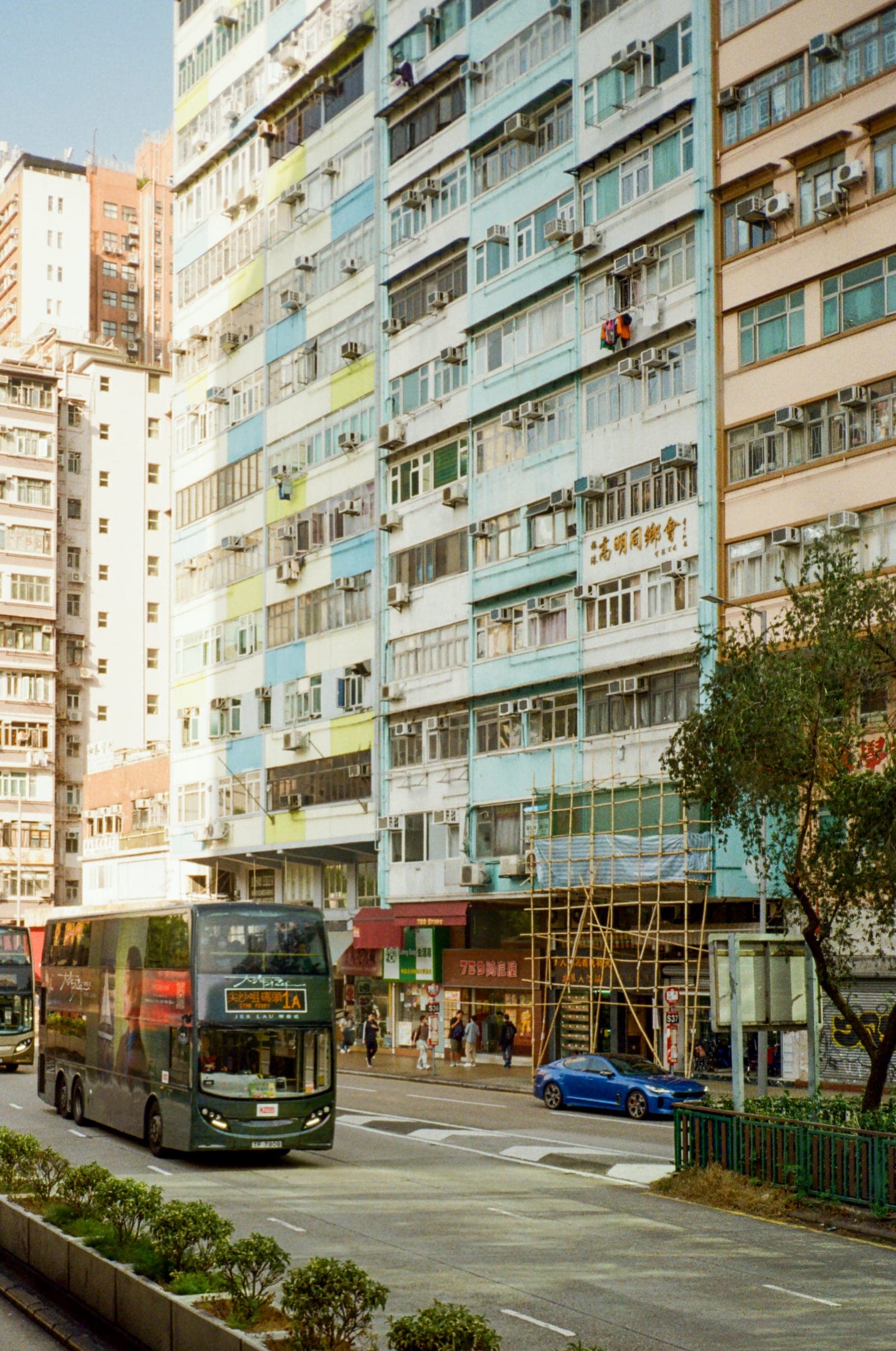 中国香港 · 2024年 · Kodak ColorPlus 200，Lan Wang 摄