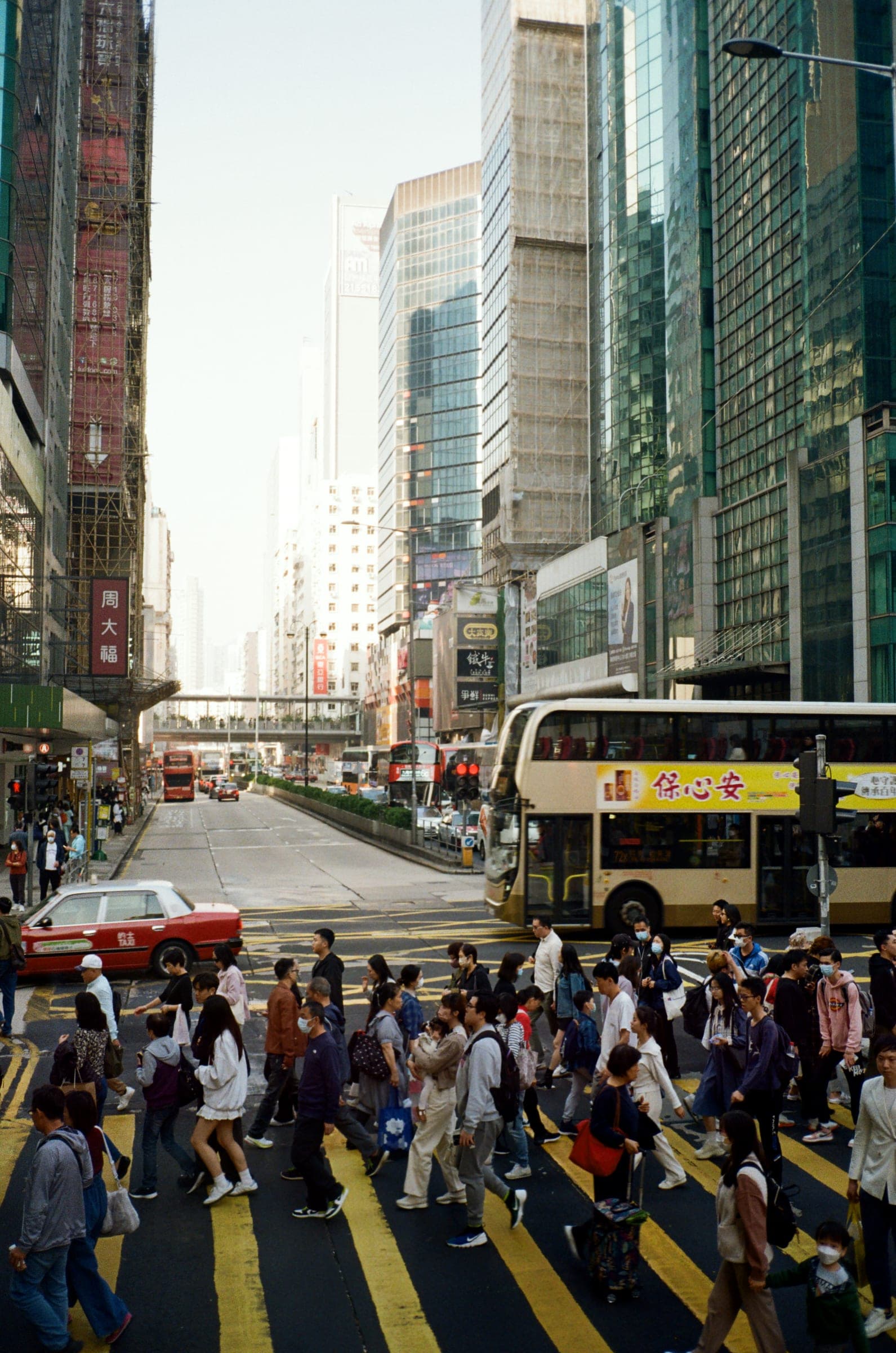 中国香港 · 2024年 · Kodak ColorPlus 200，Lan Wang 摄