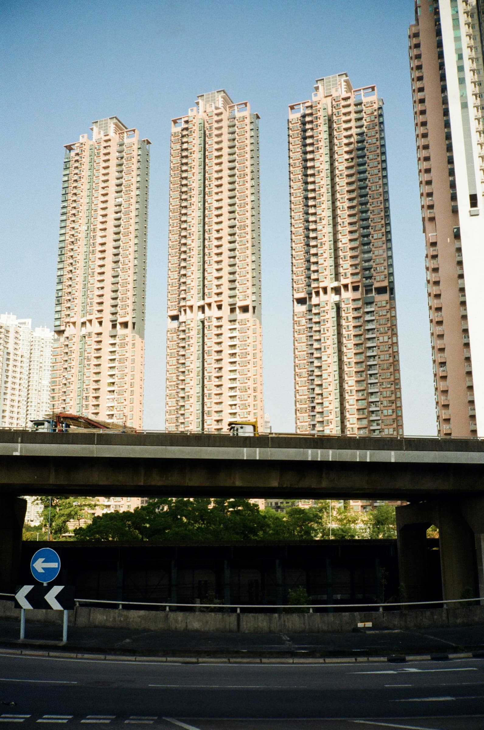 中国香港 · 2024年 · Kodak ColorPlus 200，Lan Wang 摄
