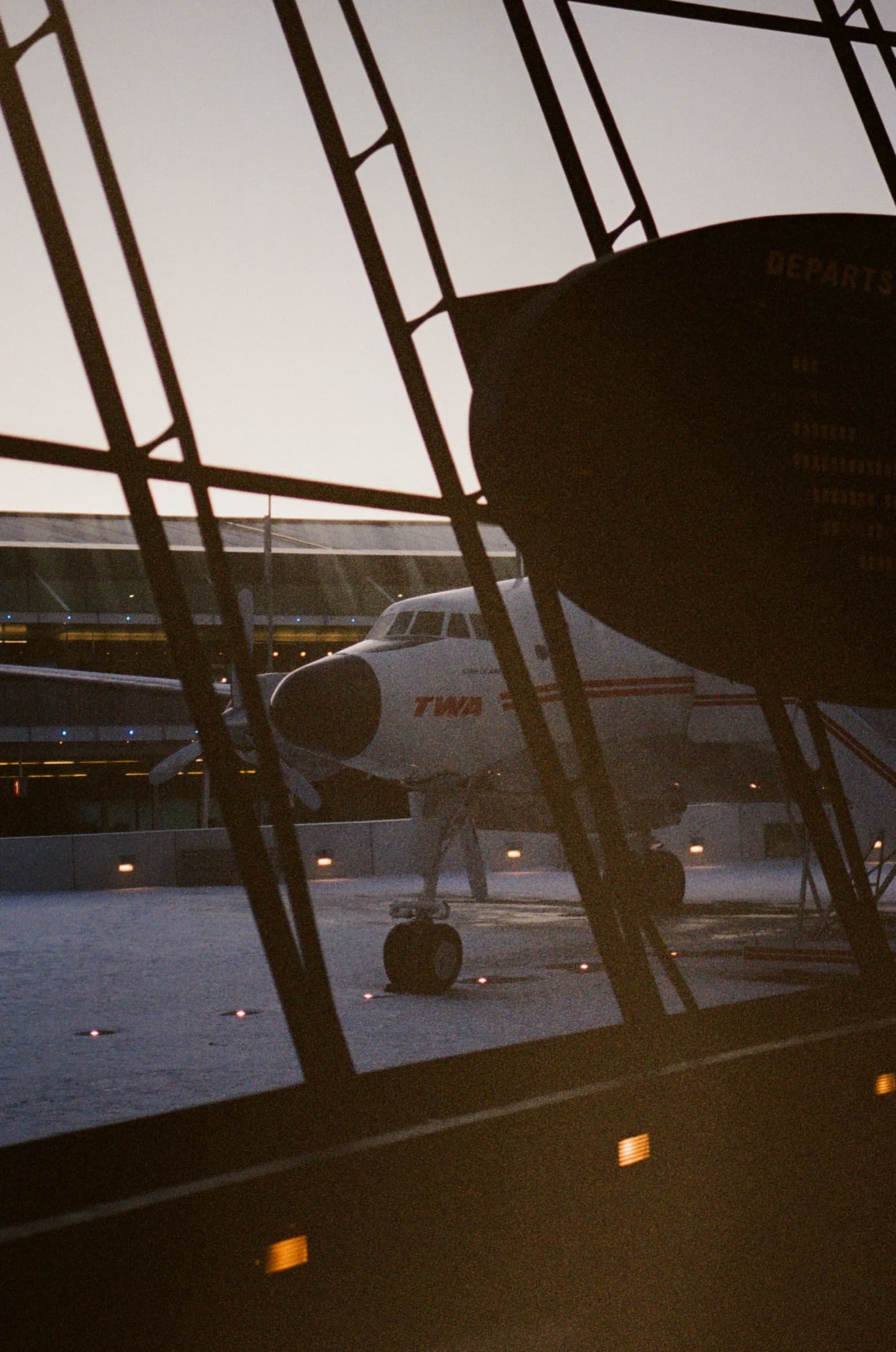 TWA 航站楼 · 美国纽约 · 2024年 · Kodak Portra 400，Lan Wang 摄