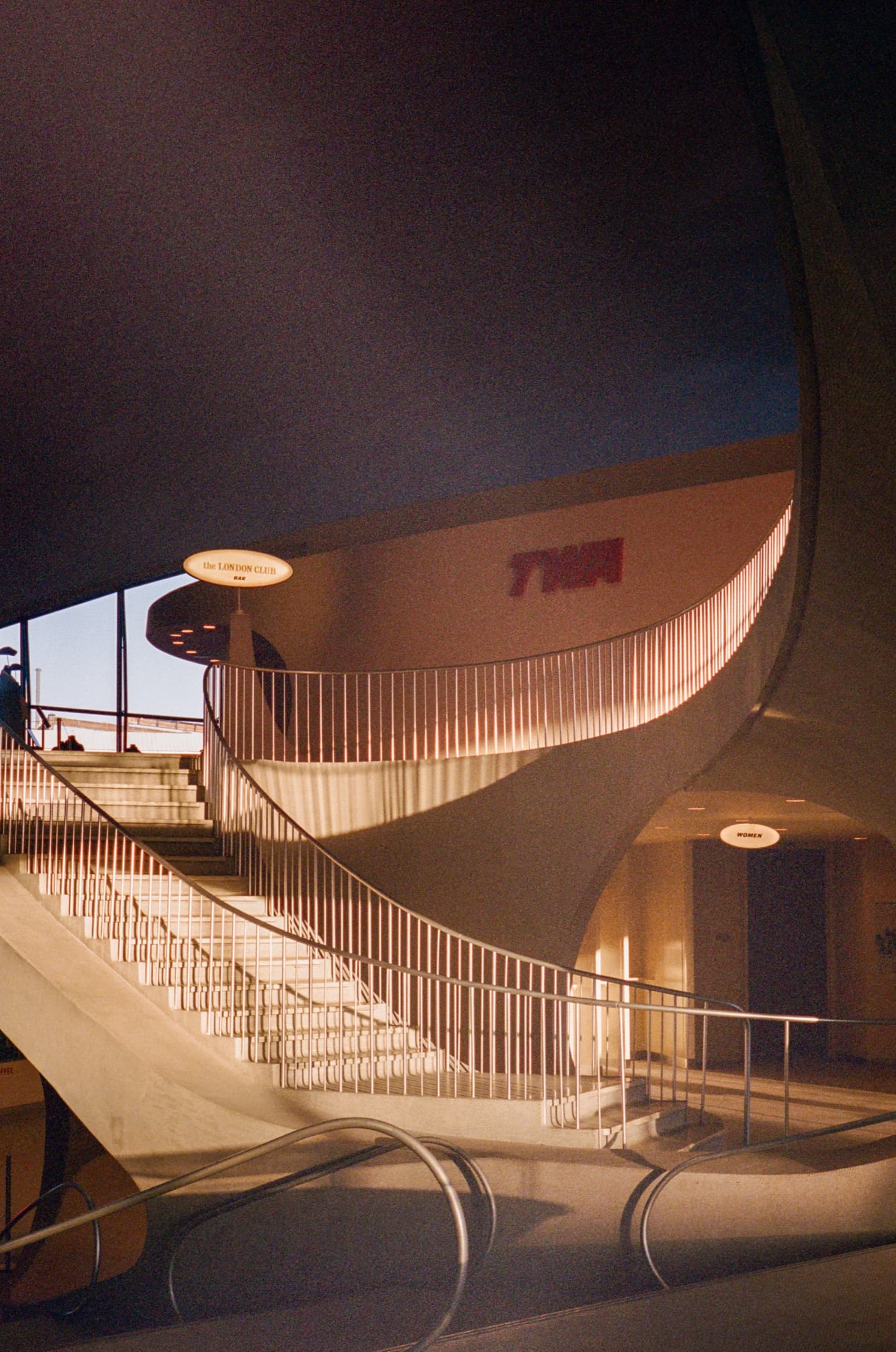 TWA 航站楼 · 美国纽约 · 2024年 · Kodak Portra 400，Lan Wang 摄